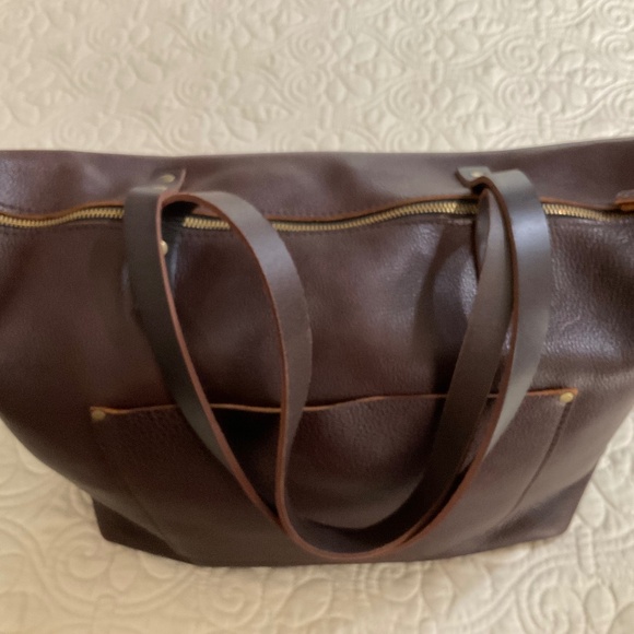 Portland Leather Oversized Tote - Picture 6 of 8